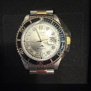Invicta Two-Tone Gold and Silver Men's Dive Watch with Black Dial. 43mm